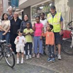Strahlende Teilnehmerinnen mit Lehrer und Lehrerinnen ©Birgit Koch-Heite