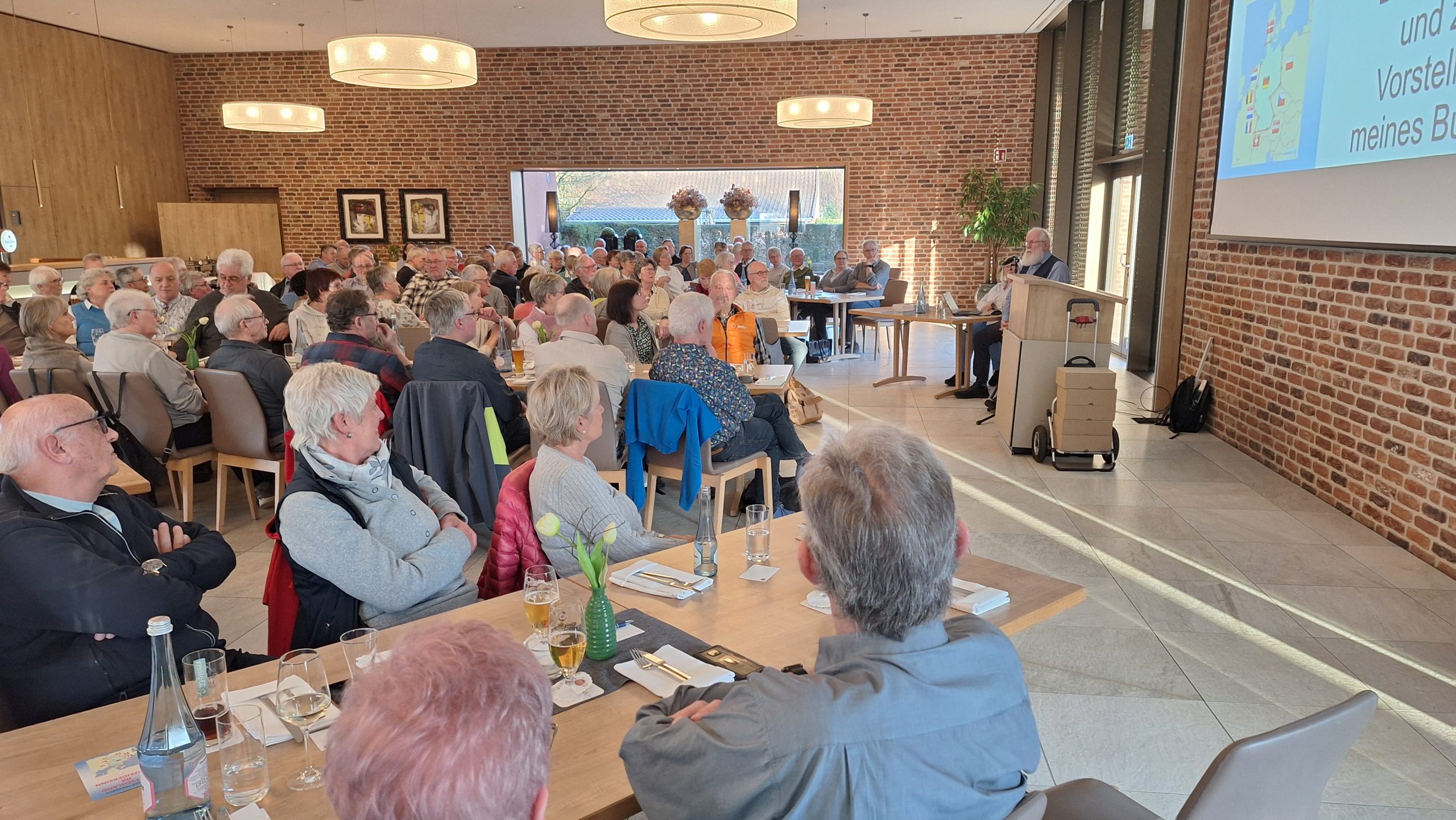 Neuer Radtourenflyer des ADFC Bocholt/Rhede vorgestellt